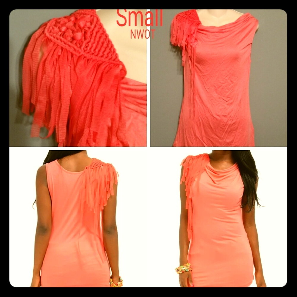 🥂 5/$25 Coral top with frayed shoulder detail